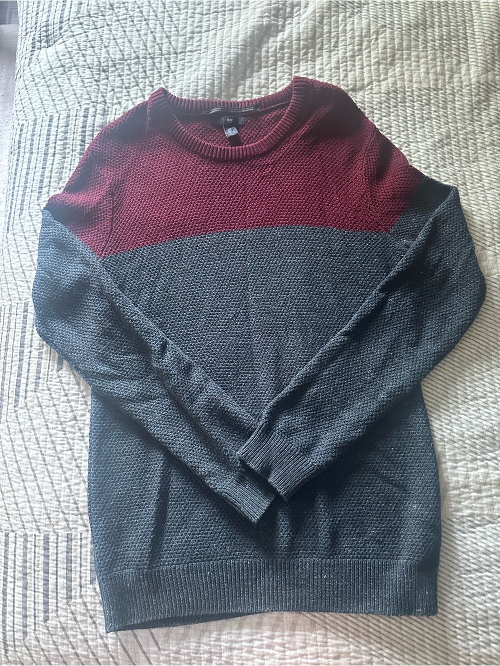 GAP Men’s Two-Tone Crewneck Sweater - Burgundy & Charcoal